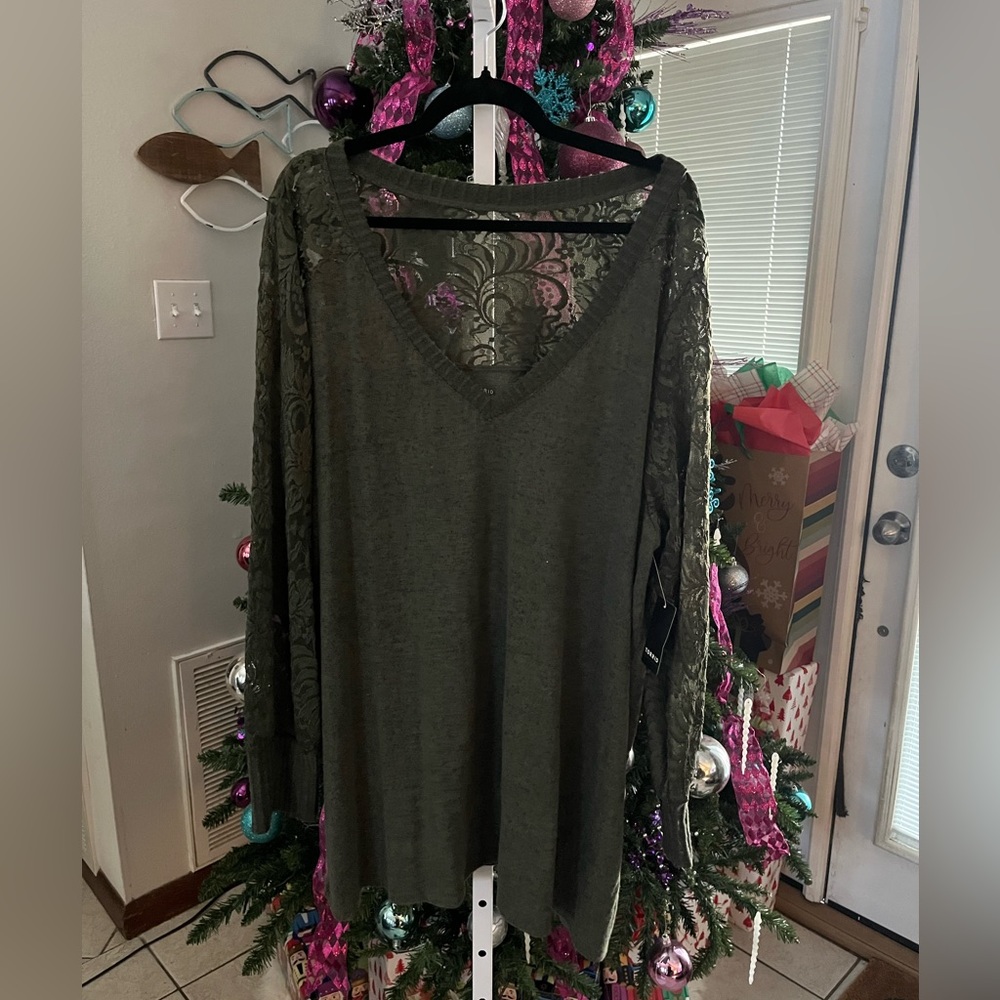 NWT sweater top. Olive green